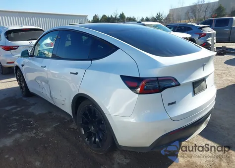 2022 Tesla Model Y Long Range Dual Motor All-Wheel Drive z USA, uszkodzony, nr VIN 7SAYGDEE5NF386632